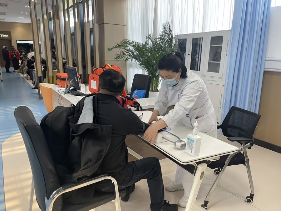 暖心“醫鐵聯動” 上海布局交通樞紐醫療服務點，護航春運平安團圓路